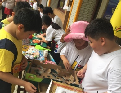 自強國小師生辦跳蚤市場  祝福傷友為愛勇敢