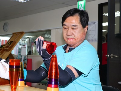 願為妳再勇敢一回，與妳牽手到老 -傷友 傅大哥