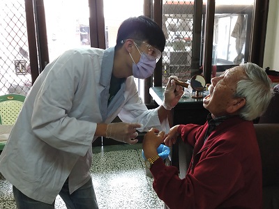 雲嘉地區口腔癌病友的遙遠復健路