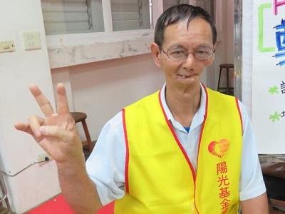 怕出門嚇到人，他自我封閉三年