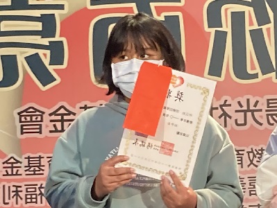 胎記女孩的離鄉背井求醫路